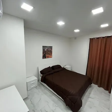 2 Bedroom Centrally Located